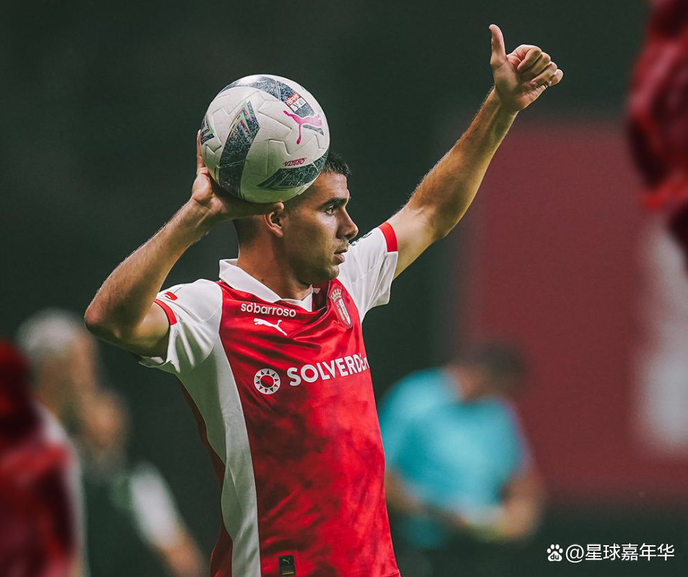 欧联赛程吃紧,费耶诺德赛前豪取连胜,压力陡增,赛程密集仍需轮换 欧联赛程吃紧,费耶诺德赛前豪取连胜,压力陡增,赛程密集仍需轮换