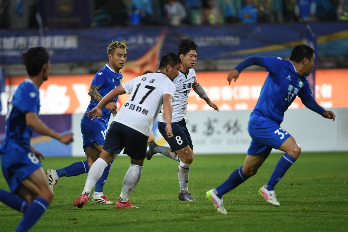 清晨足总杯焦点战，上海申花遗憾出局，目标明确，训练强度明显提升的简单介绍